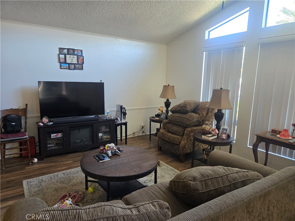 25492 Browca Property Photo 5