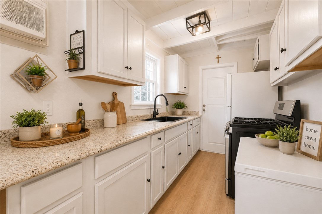 26802 Girard Street Property Photo 4