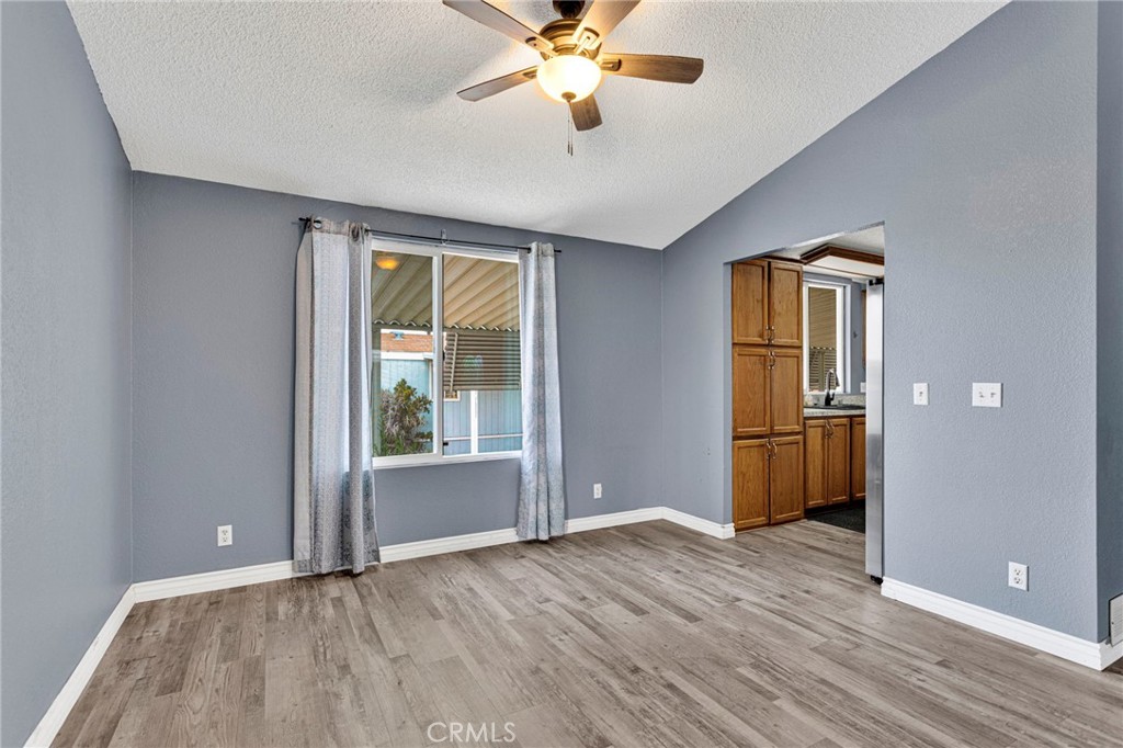 20843 Waalew Rd C6 Property Photo 10
