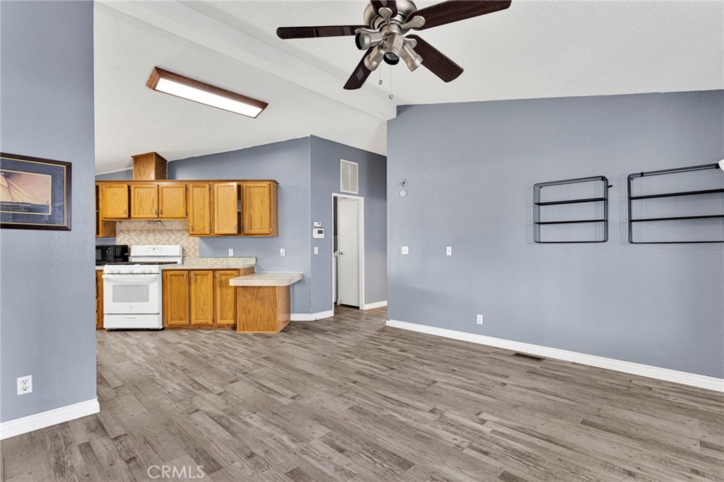20843 Waalew Rd C6 Property Photo 12