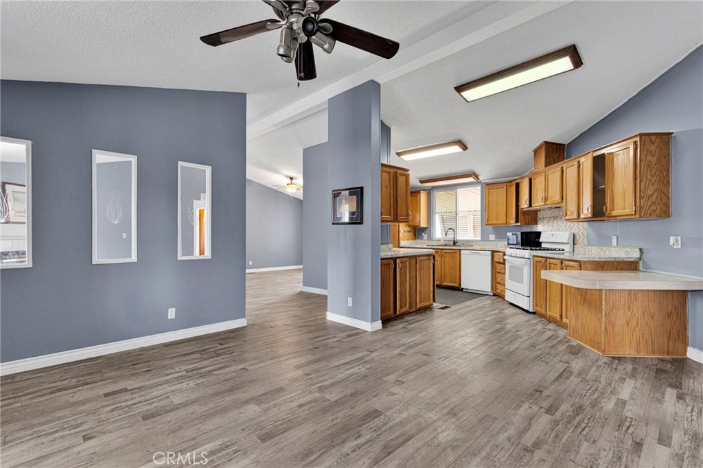 20843 Waalew Rd C6 Property Photo 13