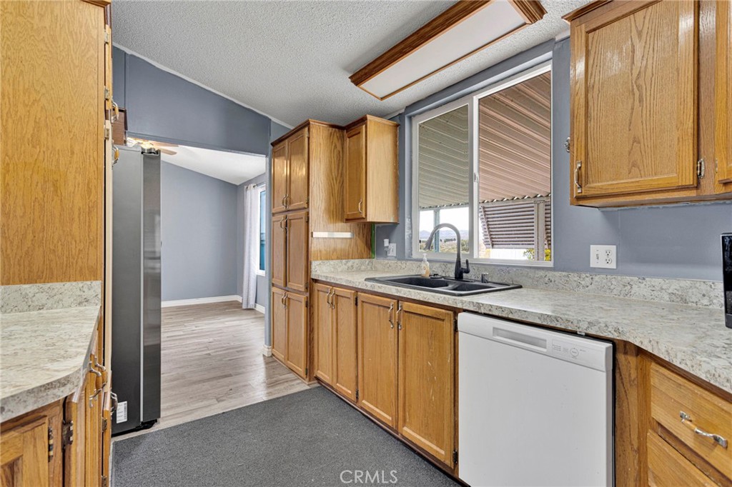 20843 Waalew Rd C6 Property Photo 15
