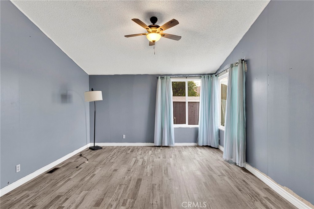20843 Waalew Rd C6 Property Photo 24