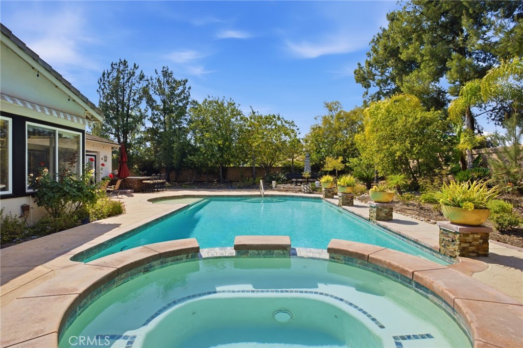22976 Banbury Court Property Photo 7