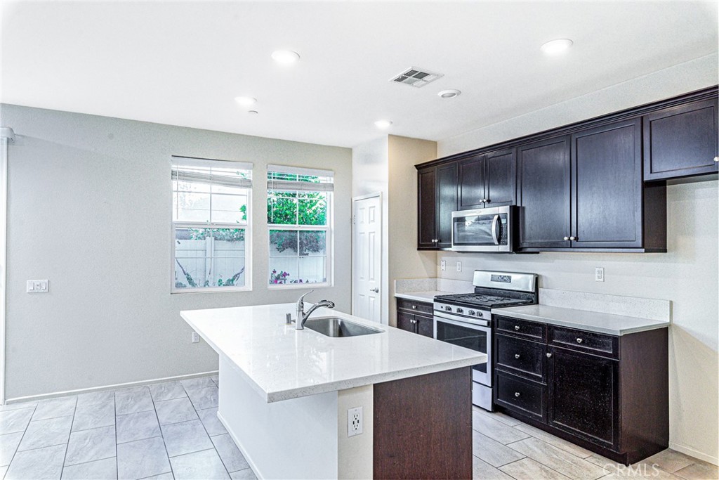 41957 Zafra Property Photo 7