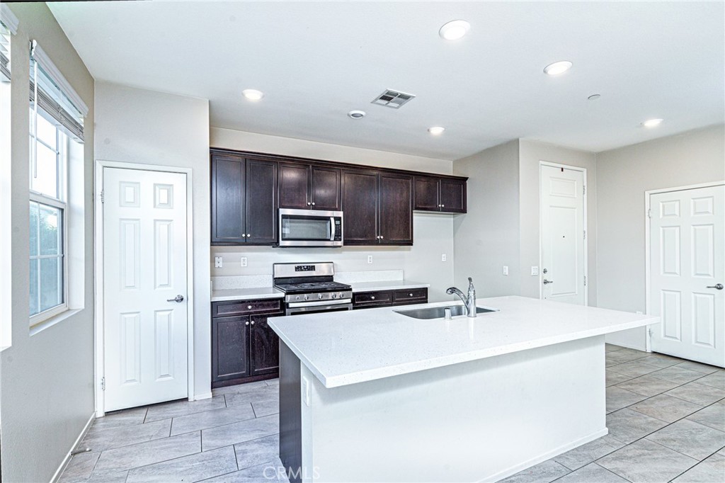 41957 Zafra Property Photo 8