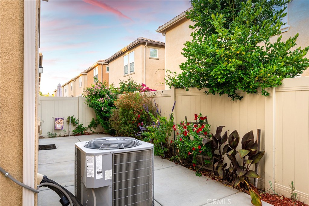 41957 Zafra Property Photo 14