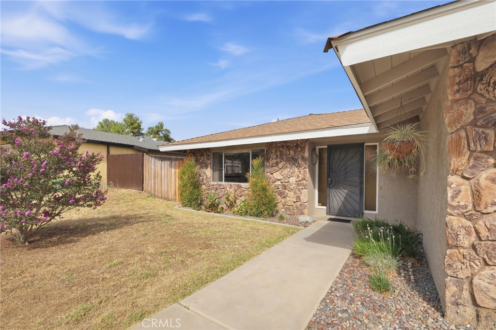 27195 Aurora Property Photo 3