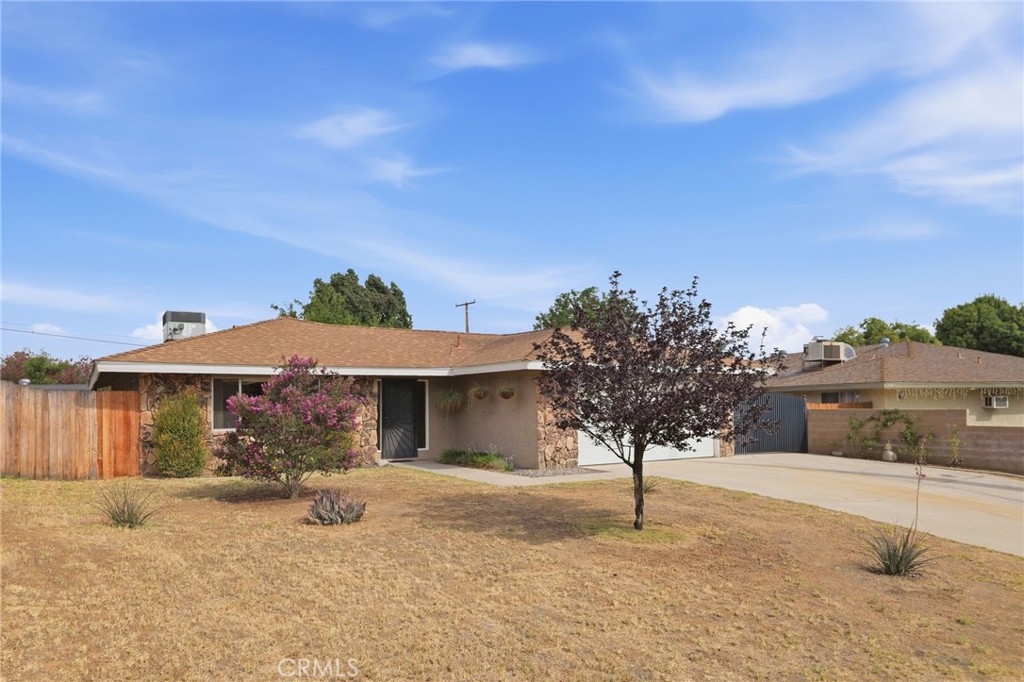 27195 Aurora Property Photo 5