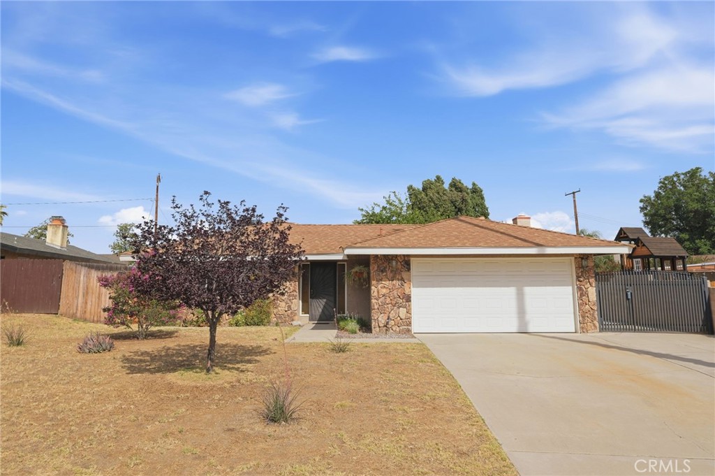 27195 Aurora Property Photo 6