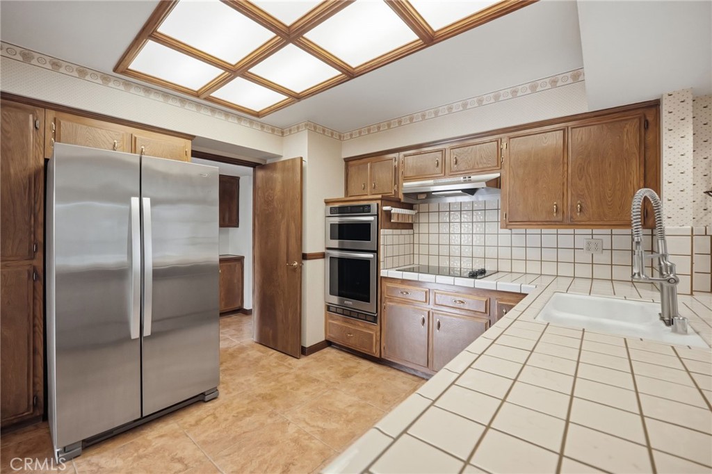 27195 Aurora Property Photo 11