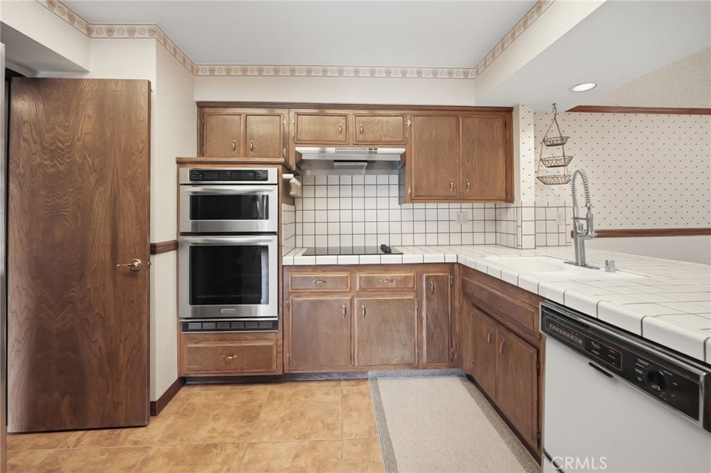 27195 Aurora Property Photo 12