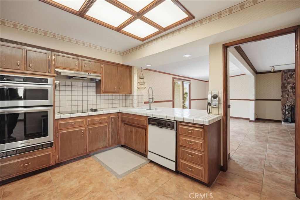 27195 Aurora Property Photo 13