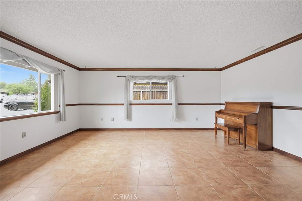 27195 Aurora Property Photo 14