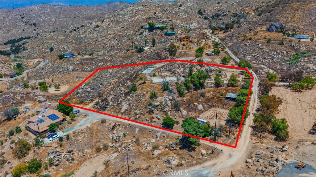41300 Polly Butte Property Photo 1