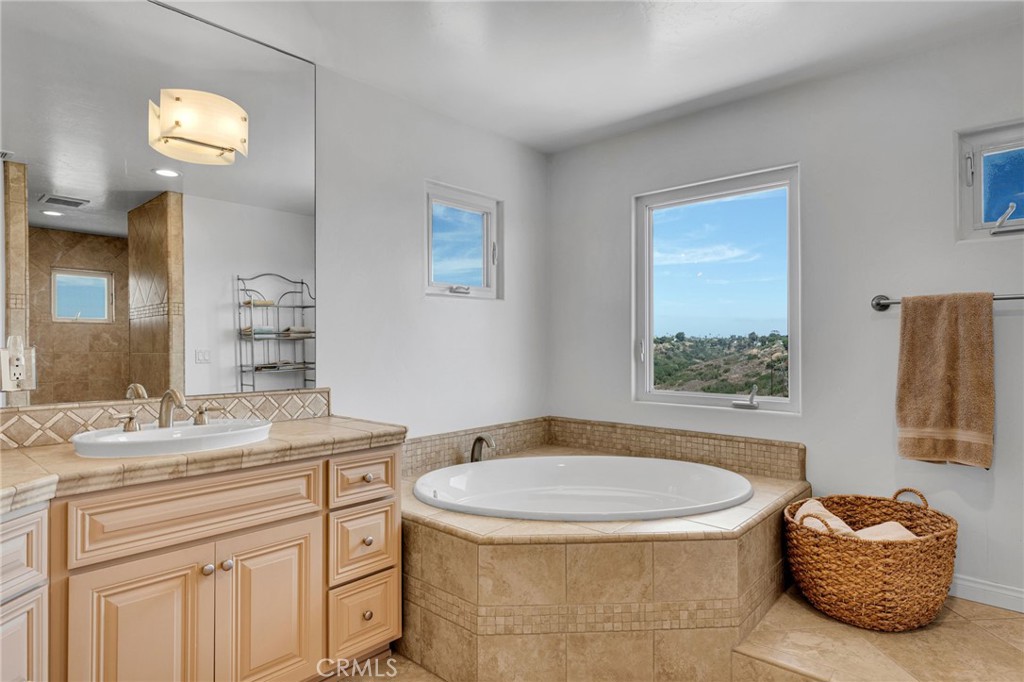 4402 Mount Bigelow Drive Property Photo 30