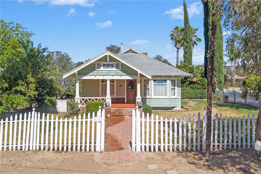 27440 Dartmouth Property Photo 5