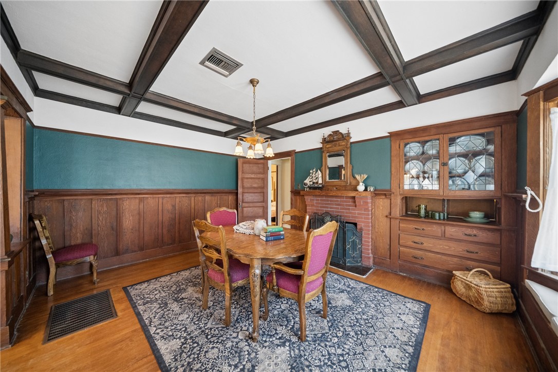 27440 Dartmouth Property Photo 16