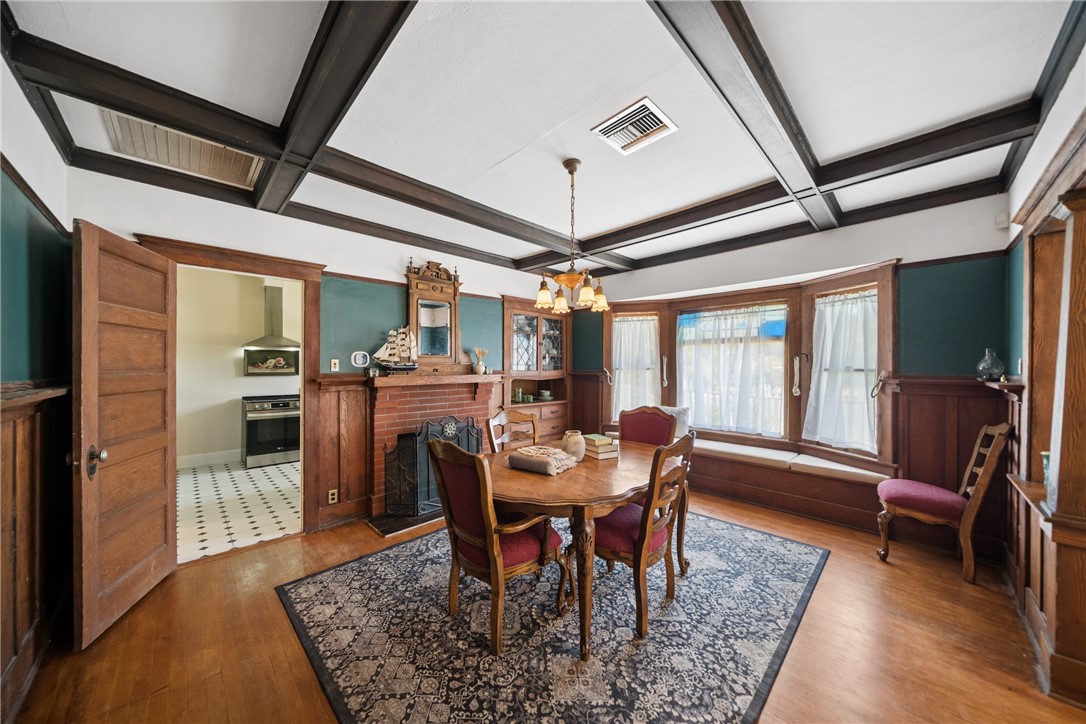 27440 Dartmouth Property Photo 17