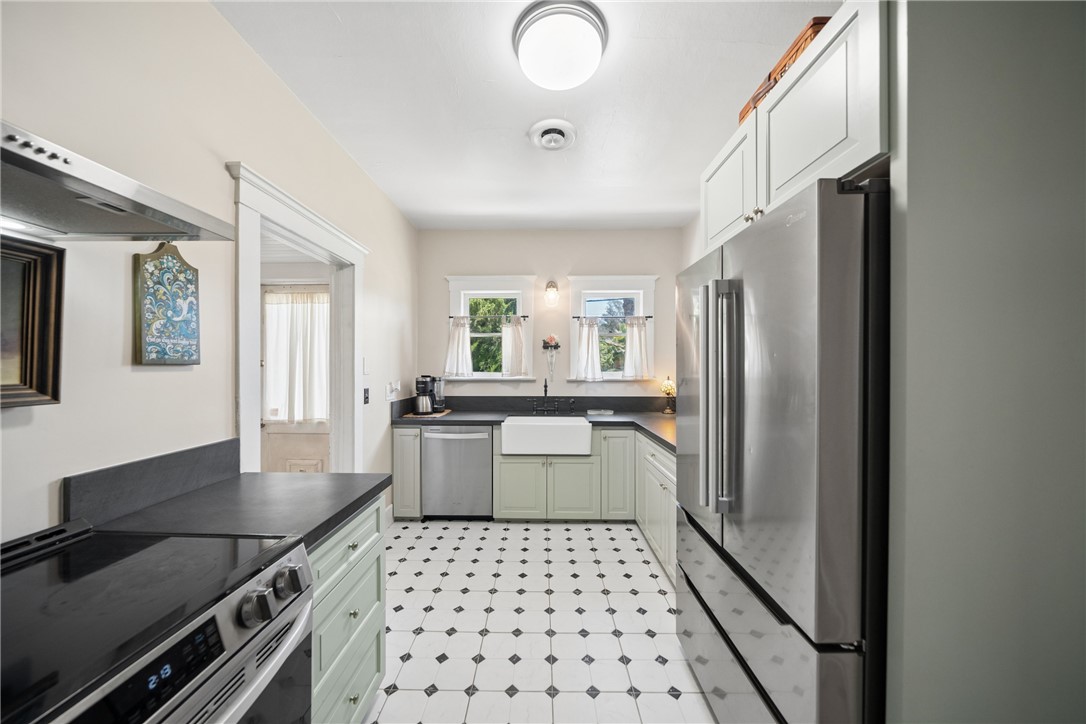 27440 Dartmouth Property Photo 21