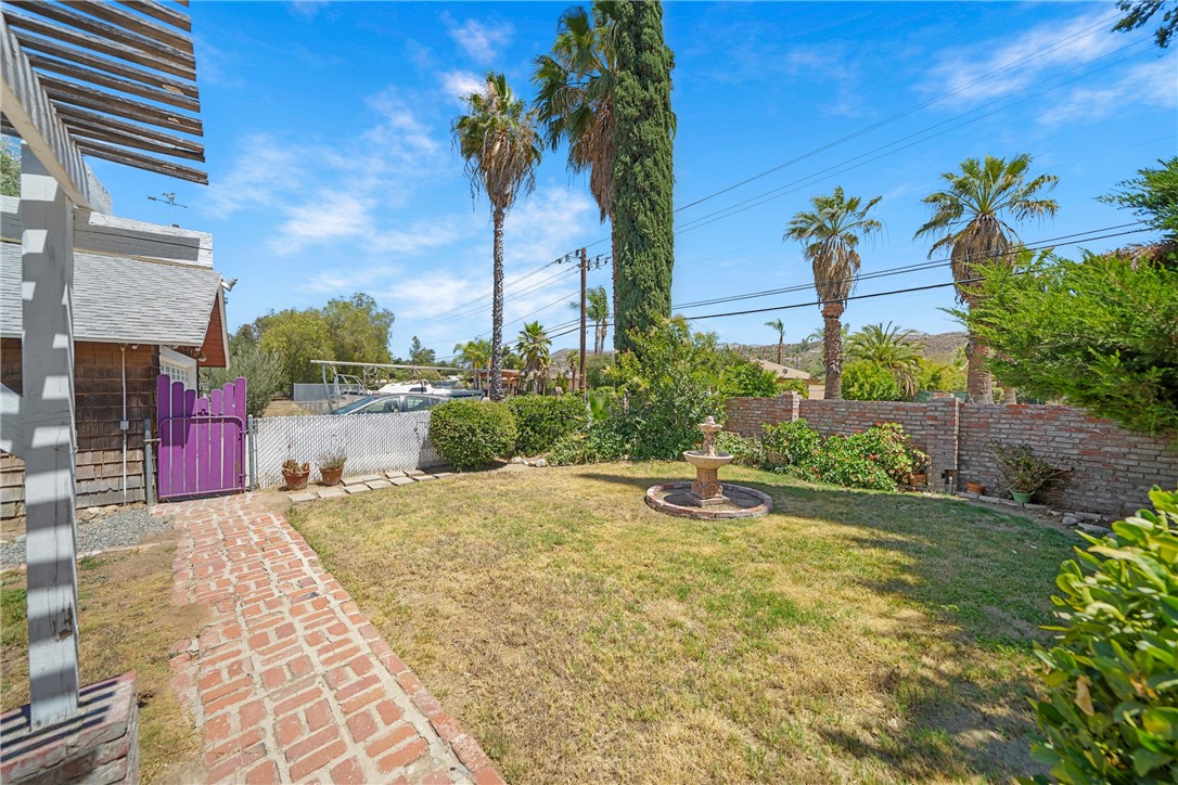 27440 Dartmouth Property Photo 36