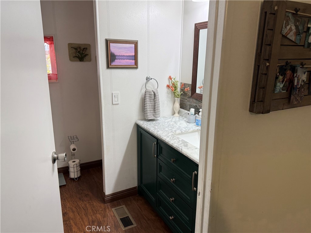 10564 Frontier Property Photo 12