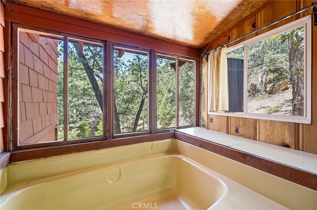 24759 Schaffer Drive Property Photo 6