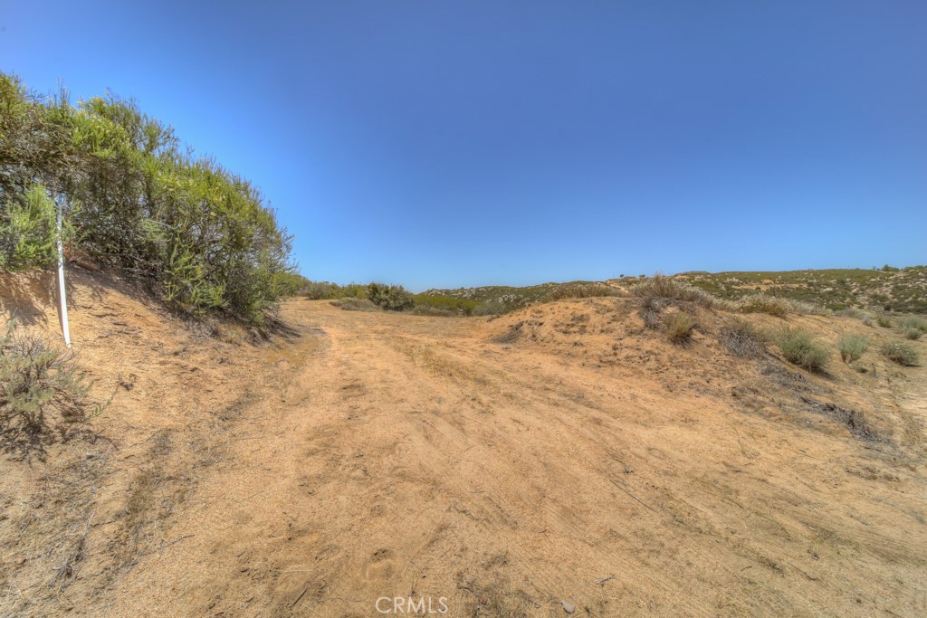 48805 Leaning Rock Court Property Photo 4