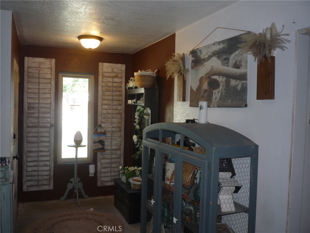 26201 Camas Drive Property Photo 3