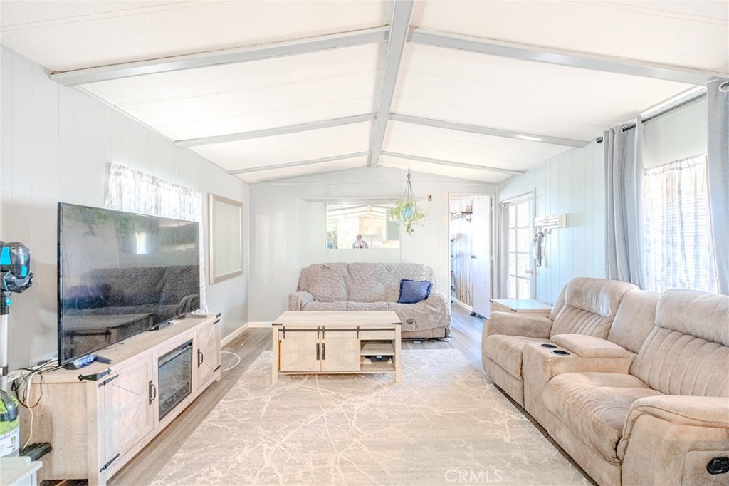 675 W Oakland Avenue G-4 Property Photo 6