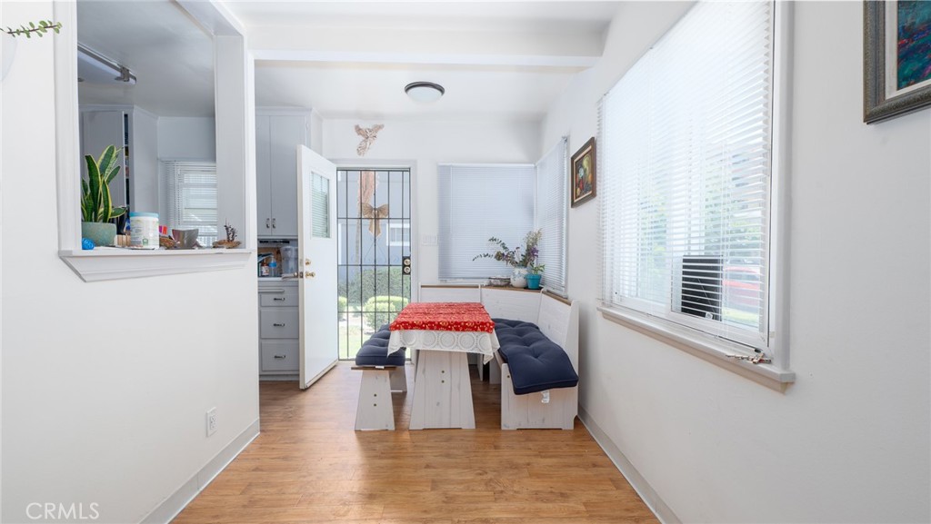 8812 8816 Ramsgate Avenue Property Photo 5