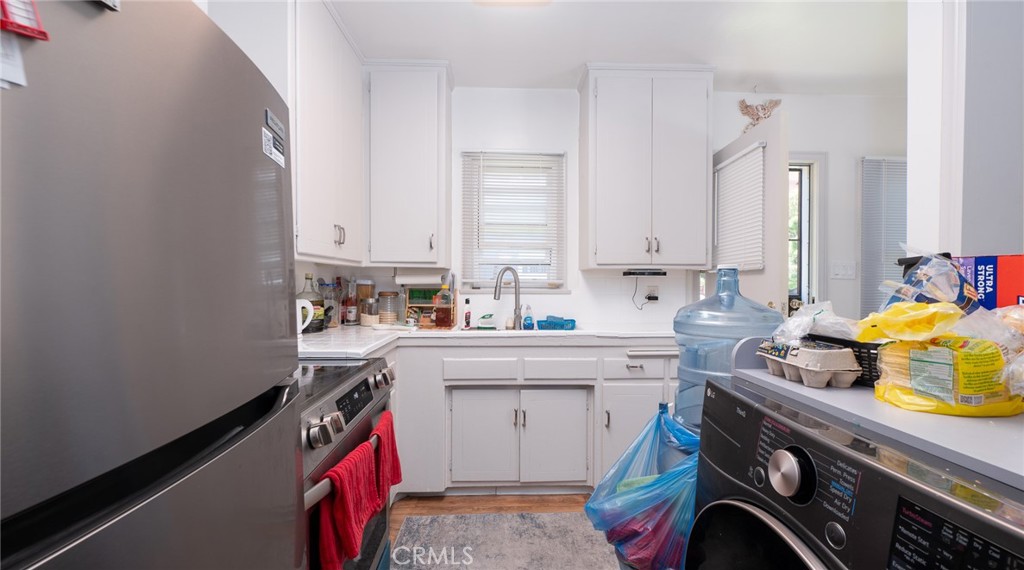 8812 8816 Ramsgate Avenue Property Photo 9