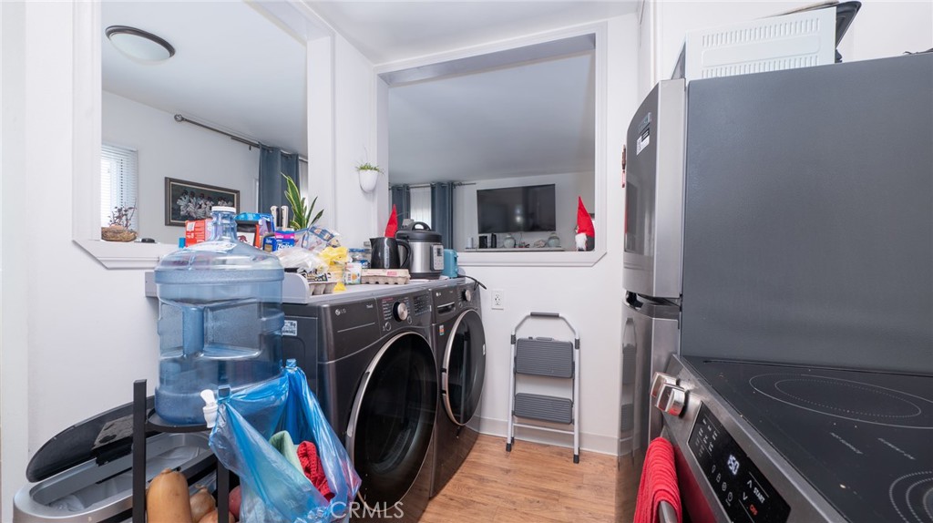 8812 8816 Ramsgate Avenue Property Photo 10