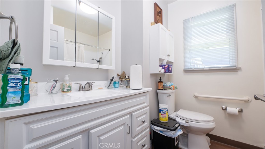8812 8816 Ramsgate Avenue Property Photo 12
