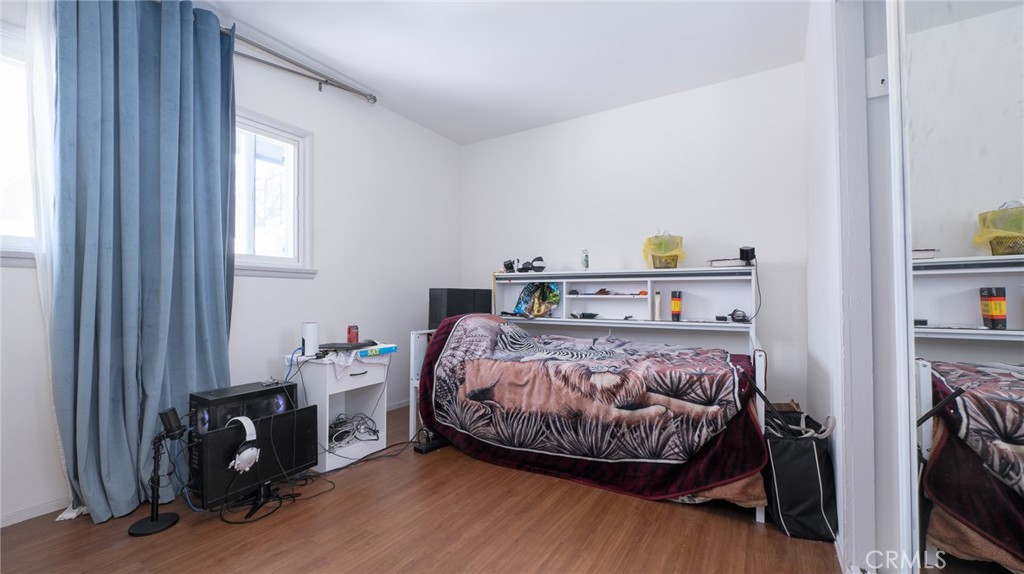 8812 8816 Ramsgate Avenue Property Photo 15