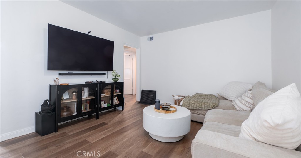 8812 8816 Ramsgate Avenue Property Photo 17