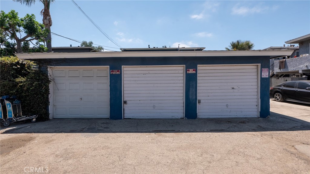 8812 8816 Ramsgate Avenue Property Photo 33