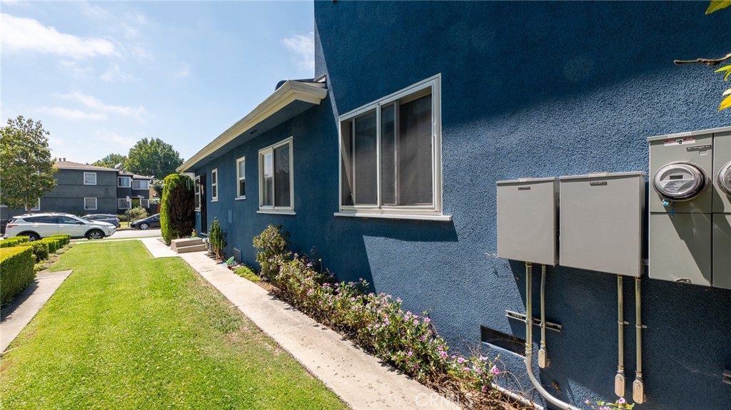 8812 8816 Ramsgate Avenue Property Photo 37