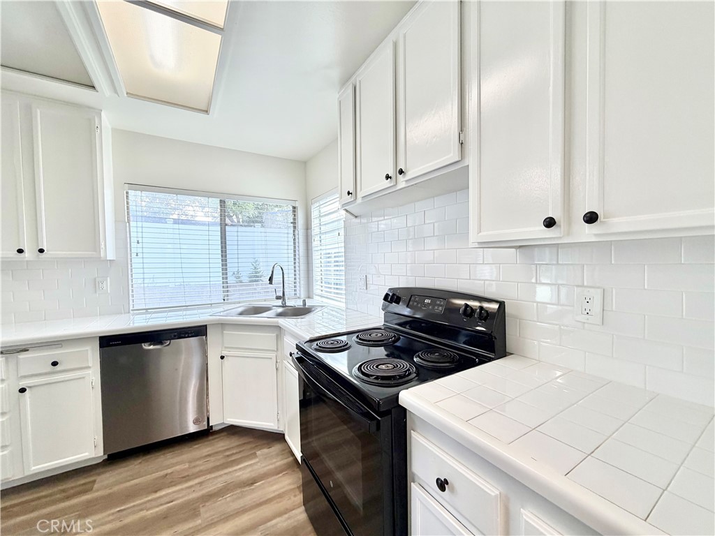 24690 Rugby Lane Property Photo 10
