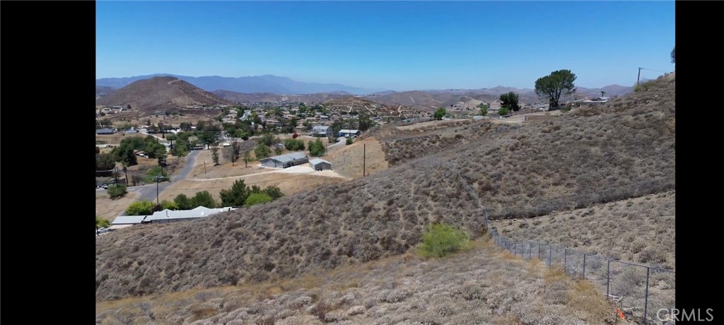 24200 Beverly Property Photo 5