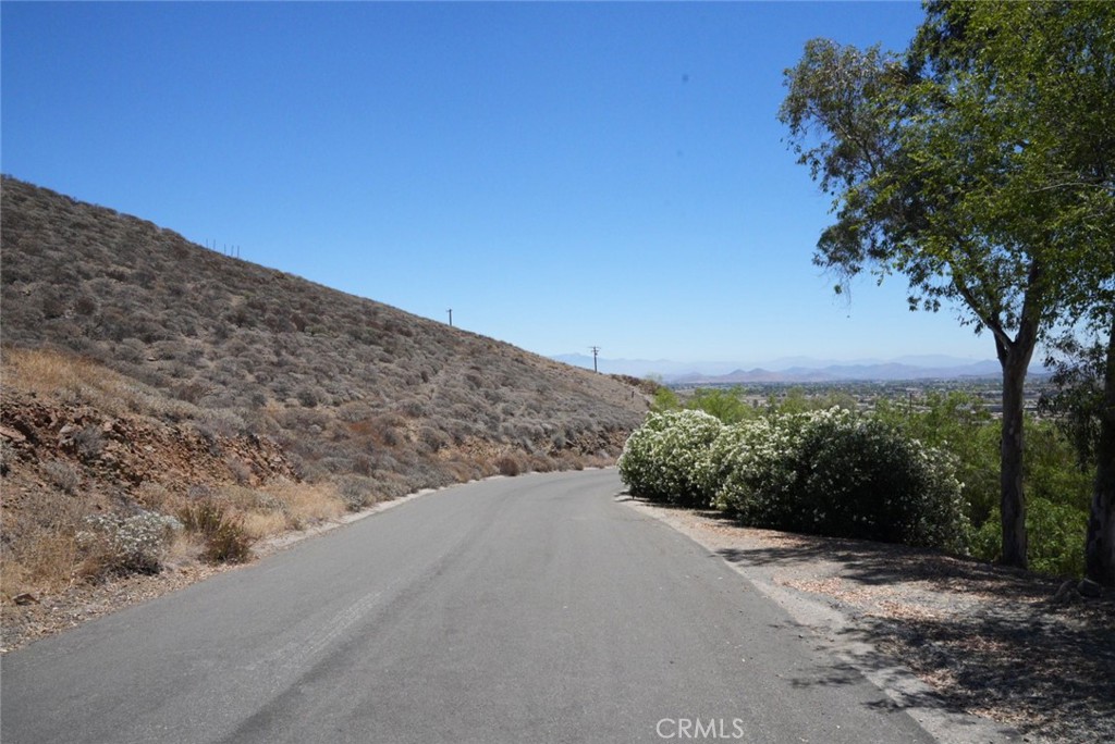 24200 Beverly Property Photo 8