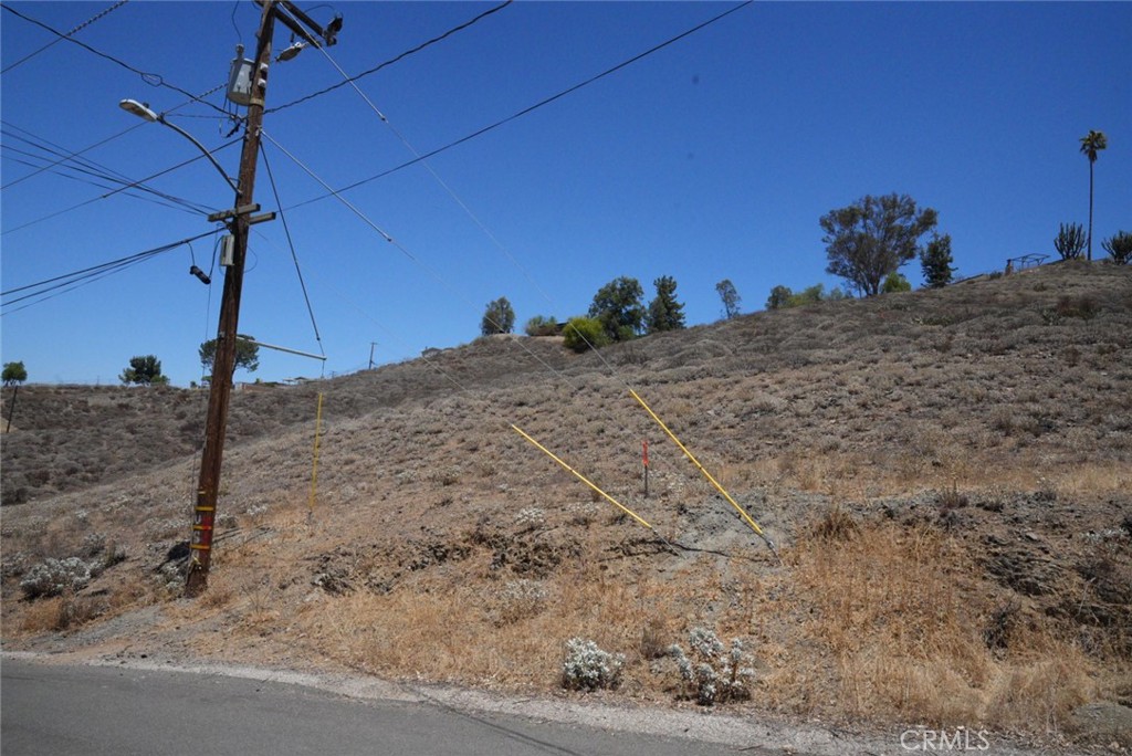 24200 Beverly Property Photo 10