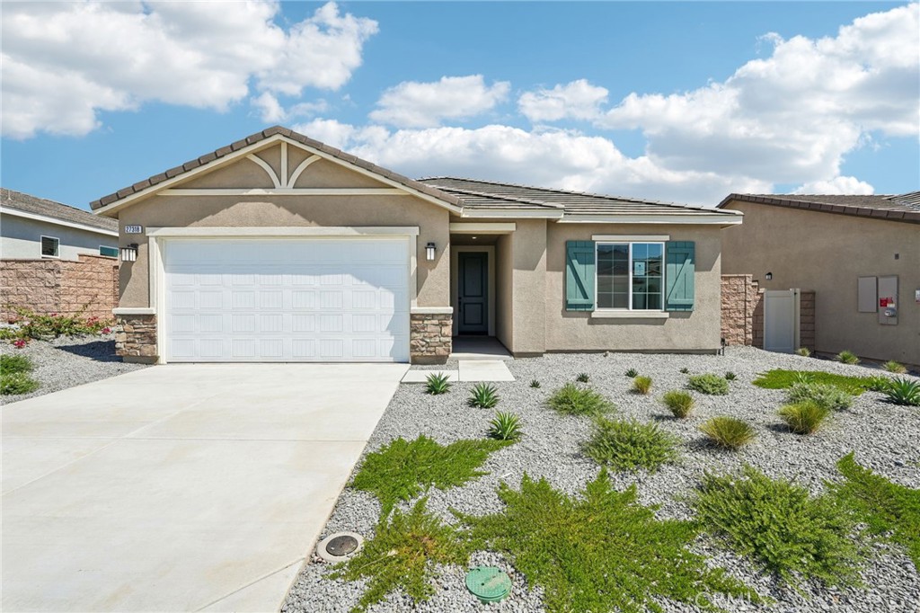 27318 Dunite Drive Property Photo 1