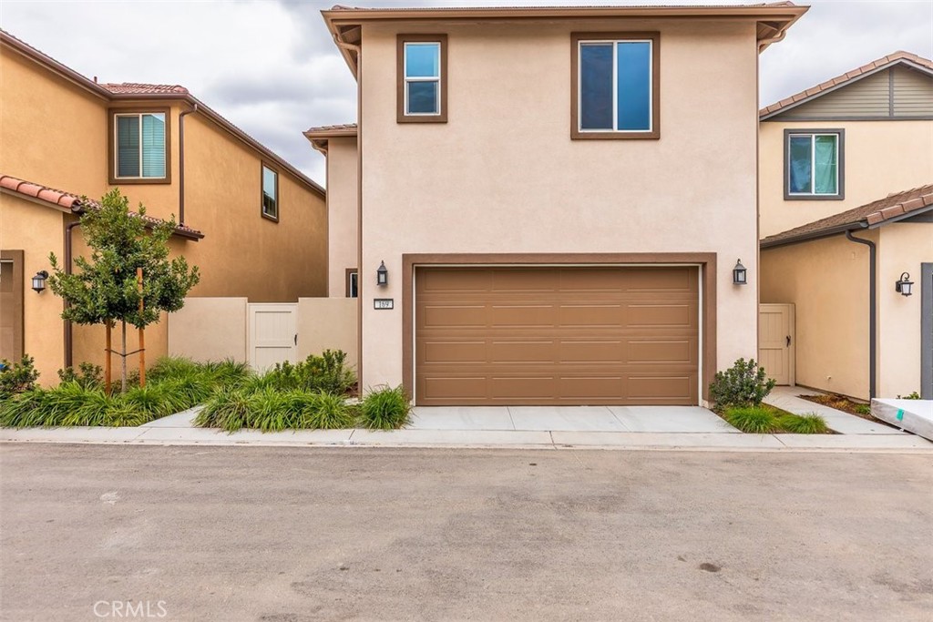 169 Great Park Boulevard Property Photo 2