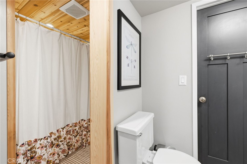 468 E View Property Photo 23
