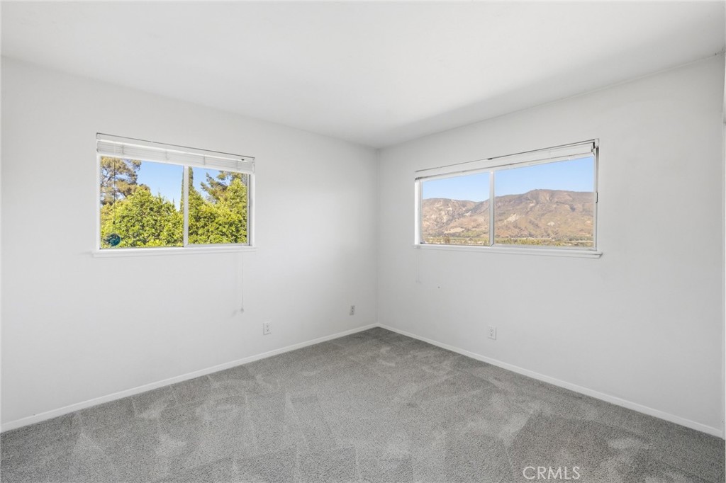 468 E View Property Photo 28