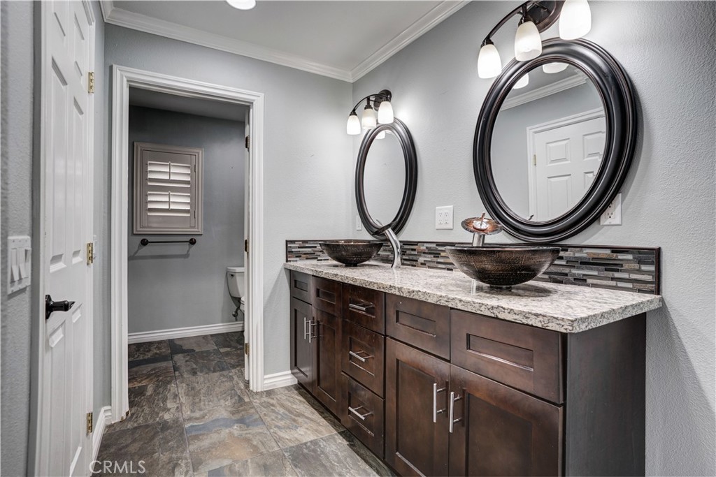 30405 Golden Gate Property Photo 16