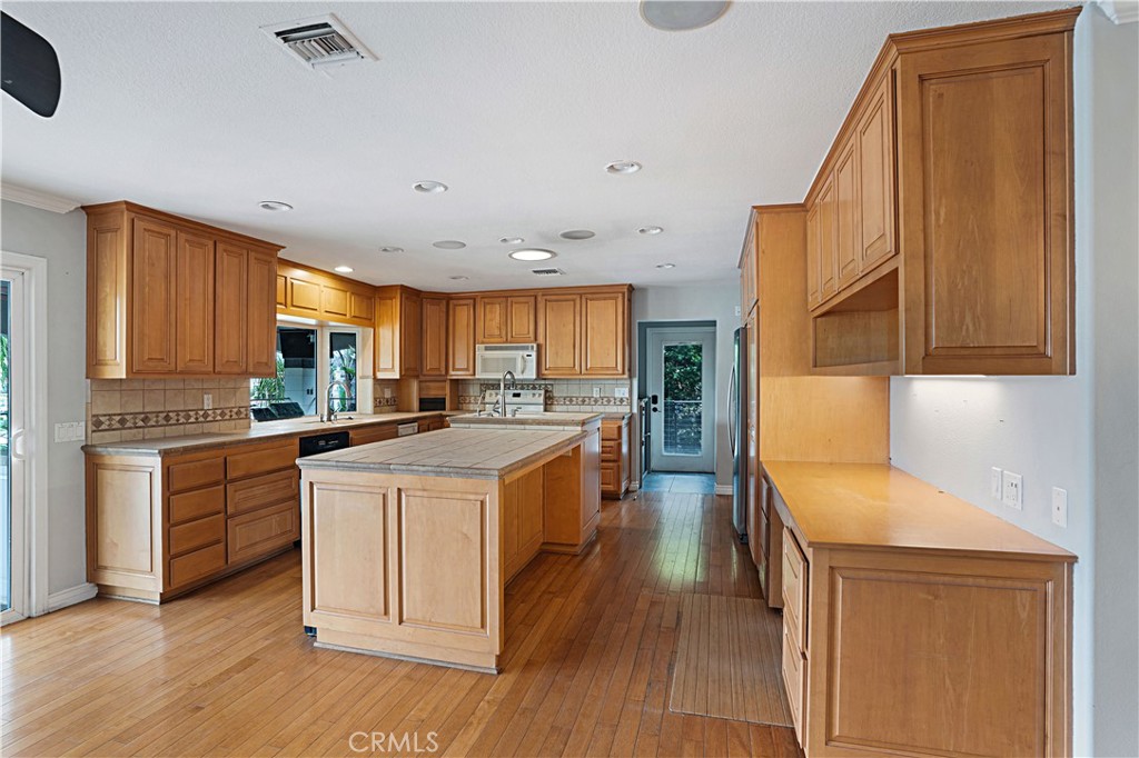 30405 Golden Gate Property Photo 22