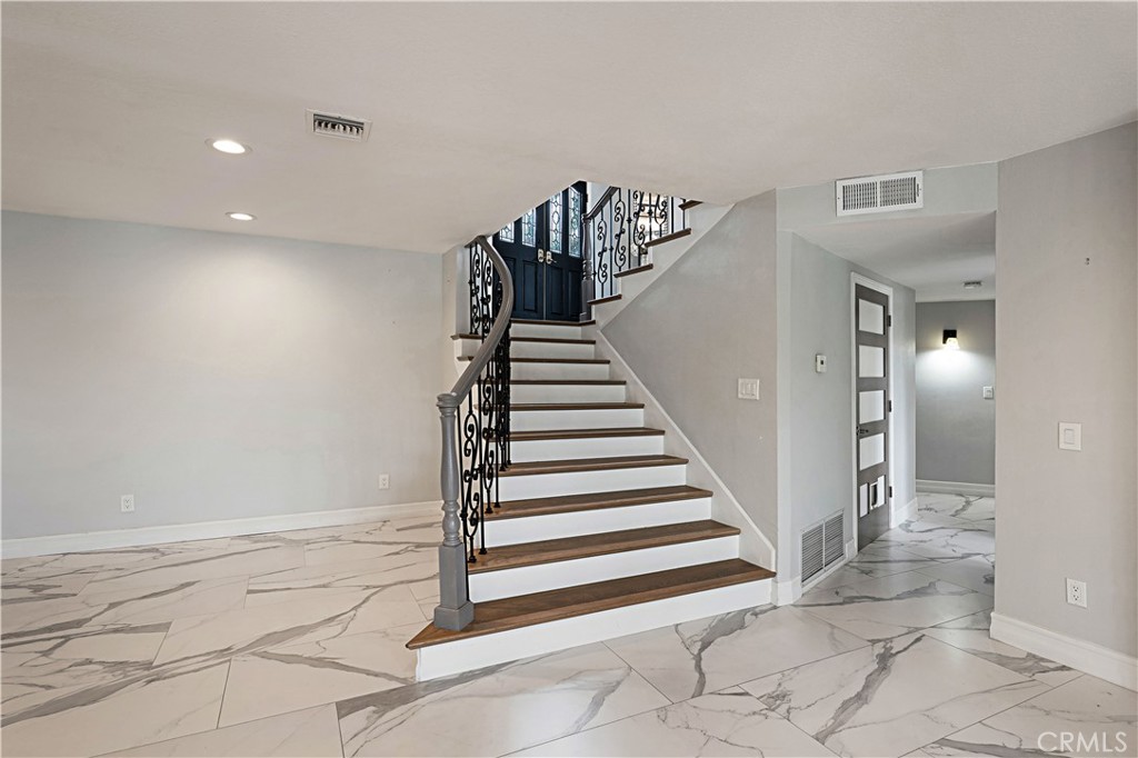 30405 Golden Gate Property Photo 35