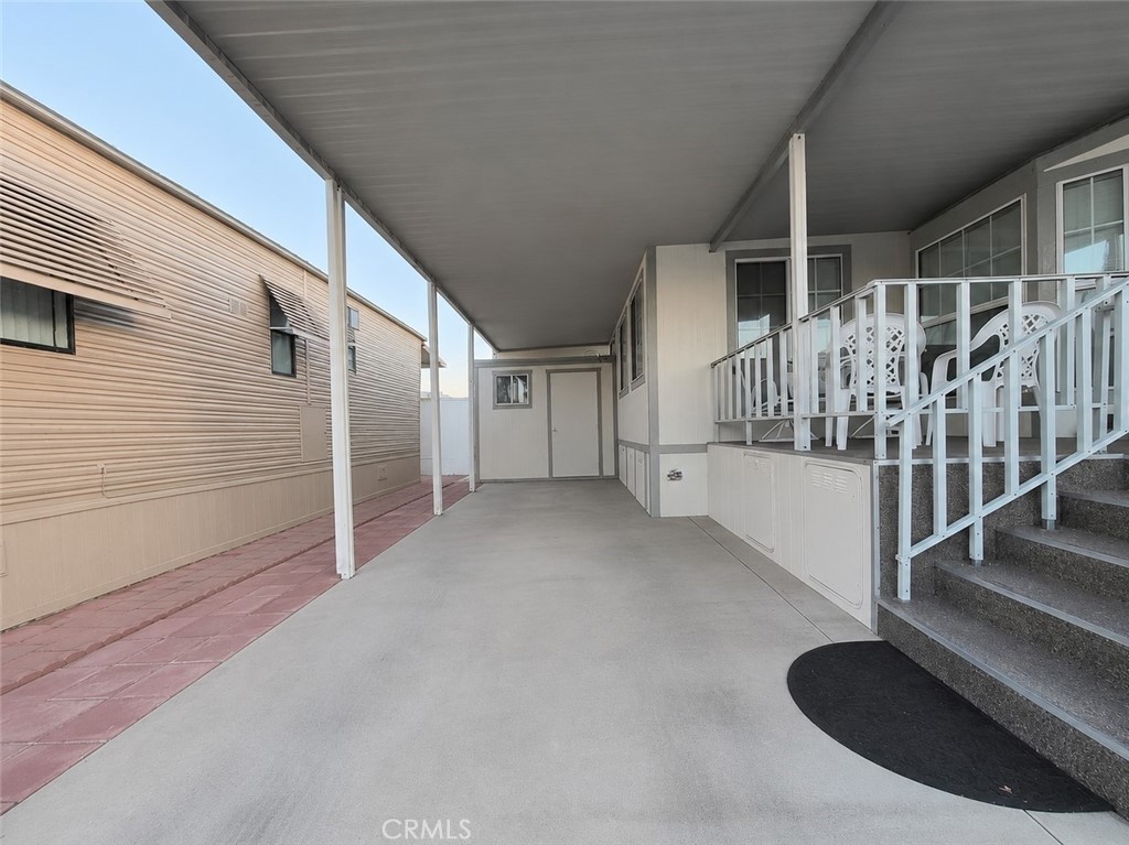 1253 Western Drive Property Photo 2